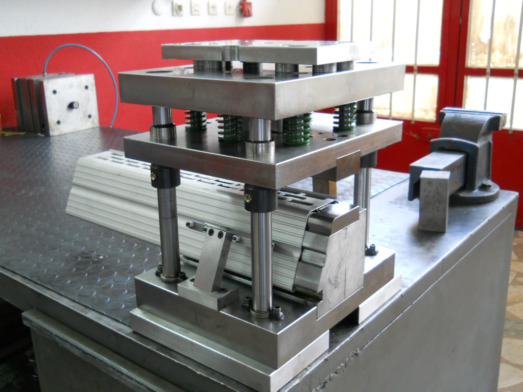 Kesme Kalıbı — Özkan Kalıp Sakarya